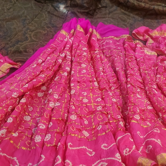 Bandhani Saree / Sari--Pink and Gold Zari (brand new) - Picture 4 of 14